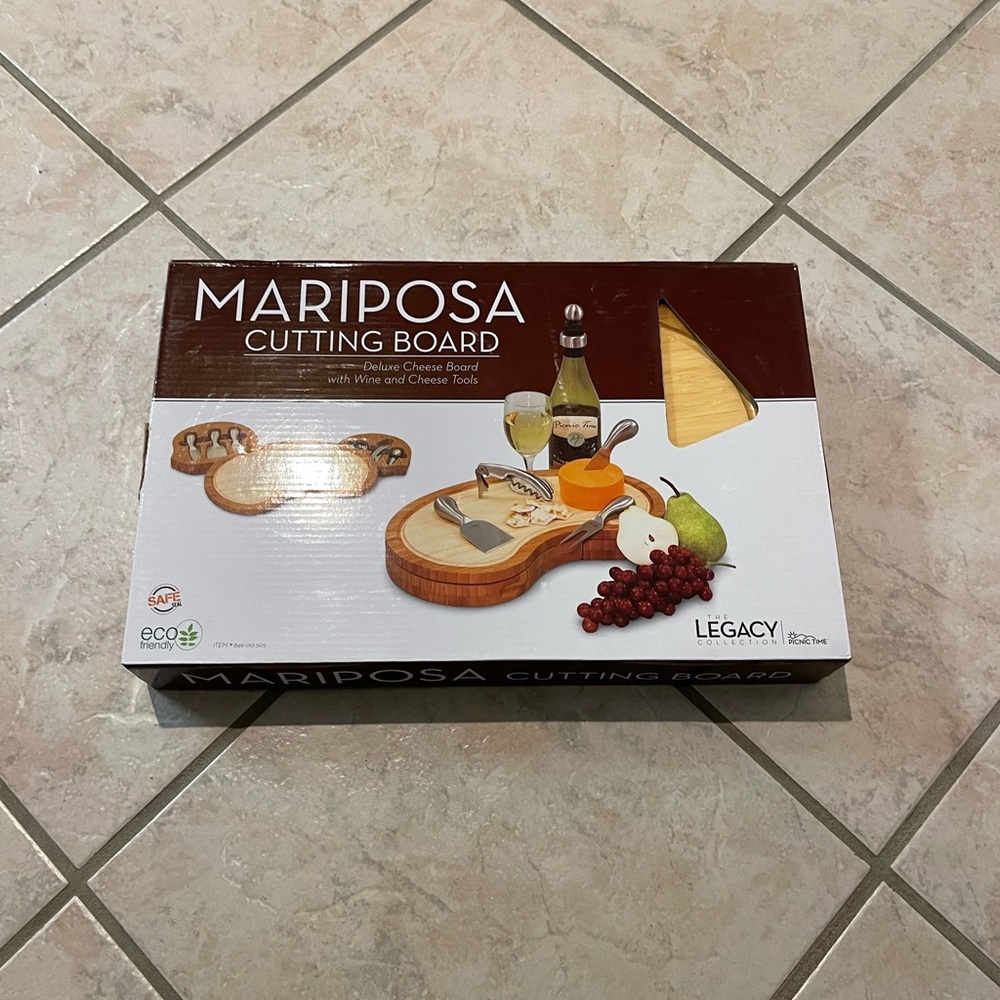 Mariposa Cutting Board